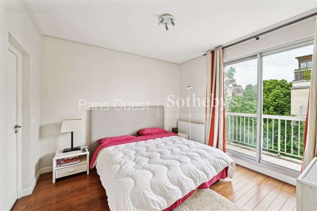 Appartement à NEUILLY-SUR-SEINE