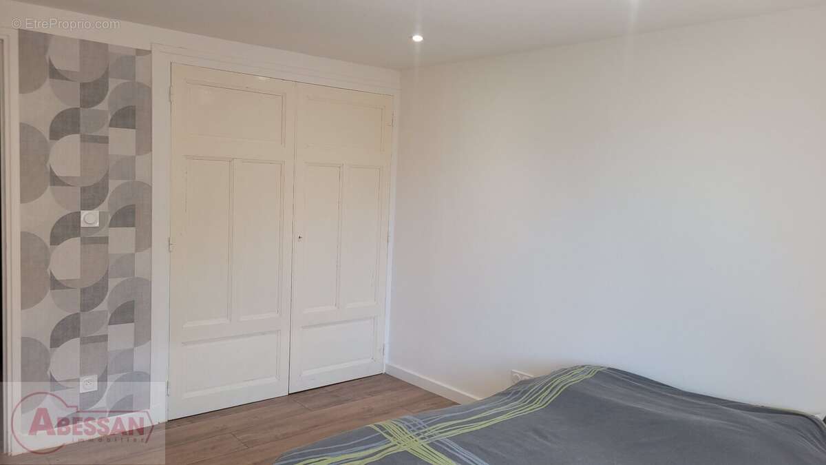 Maison à ESPINASSES