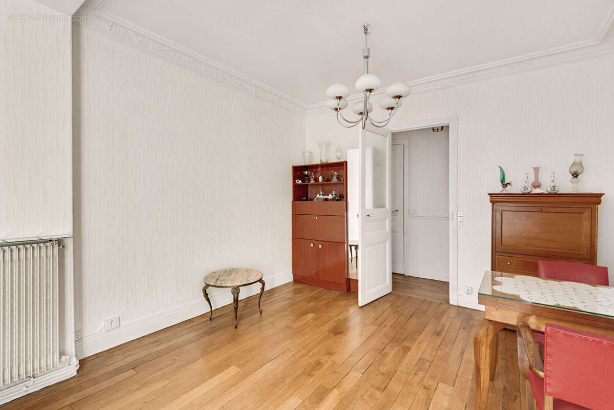 Appartement à PARIS-15E