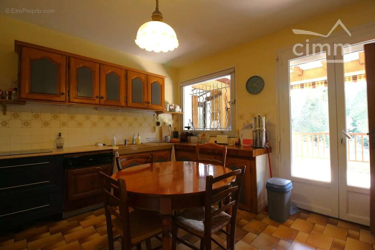 A vendre villa de 212 m² habitables avec un logement en rez de chaussée sur terrain de 5340 m² - photo 7