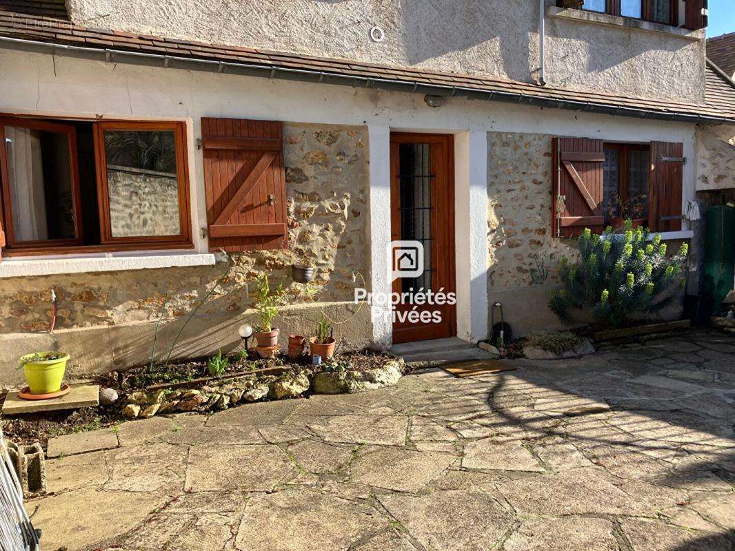 Maison à THOIRY