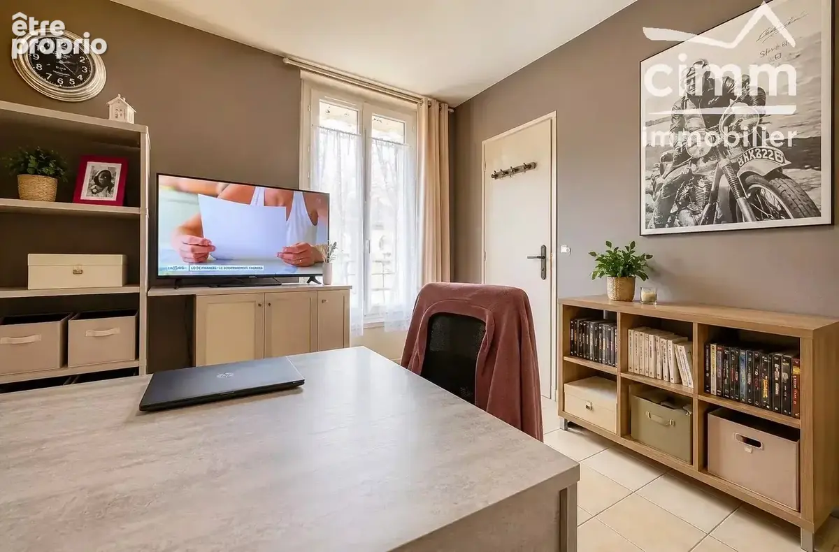 COULOMMIERS Centre-ville Appartement T2 vendu loué Investissement locatif sécurisé - photo 2