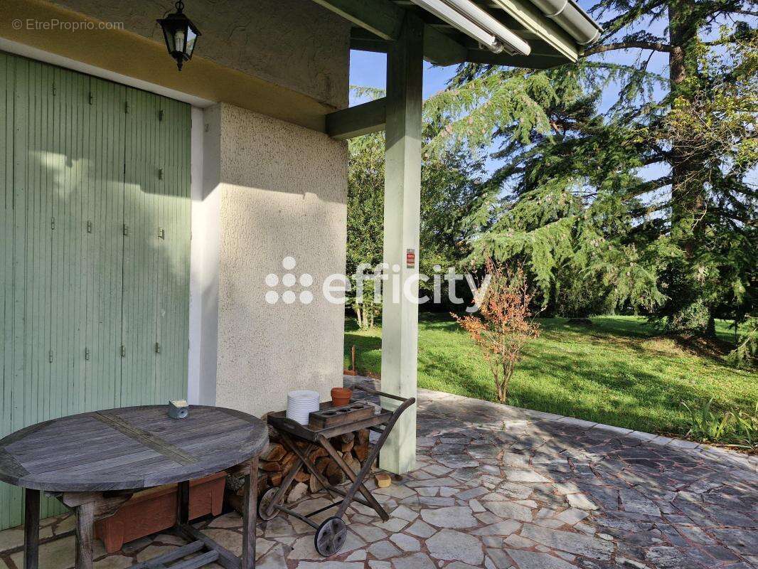 Maison à COLLONGES-AU-MONT-D'OR