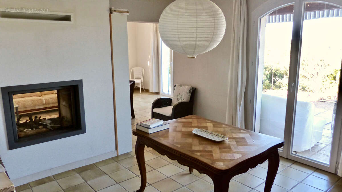 Maison à TAVERNES