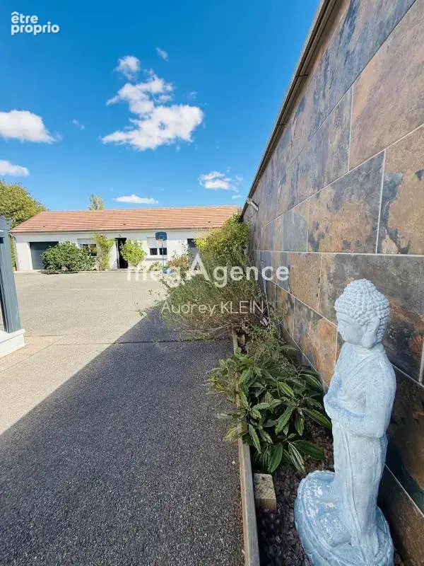 Spacieuse maison familiale avec piscine et double garage - photo 20