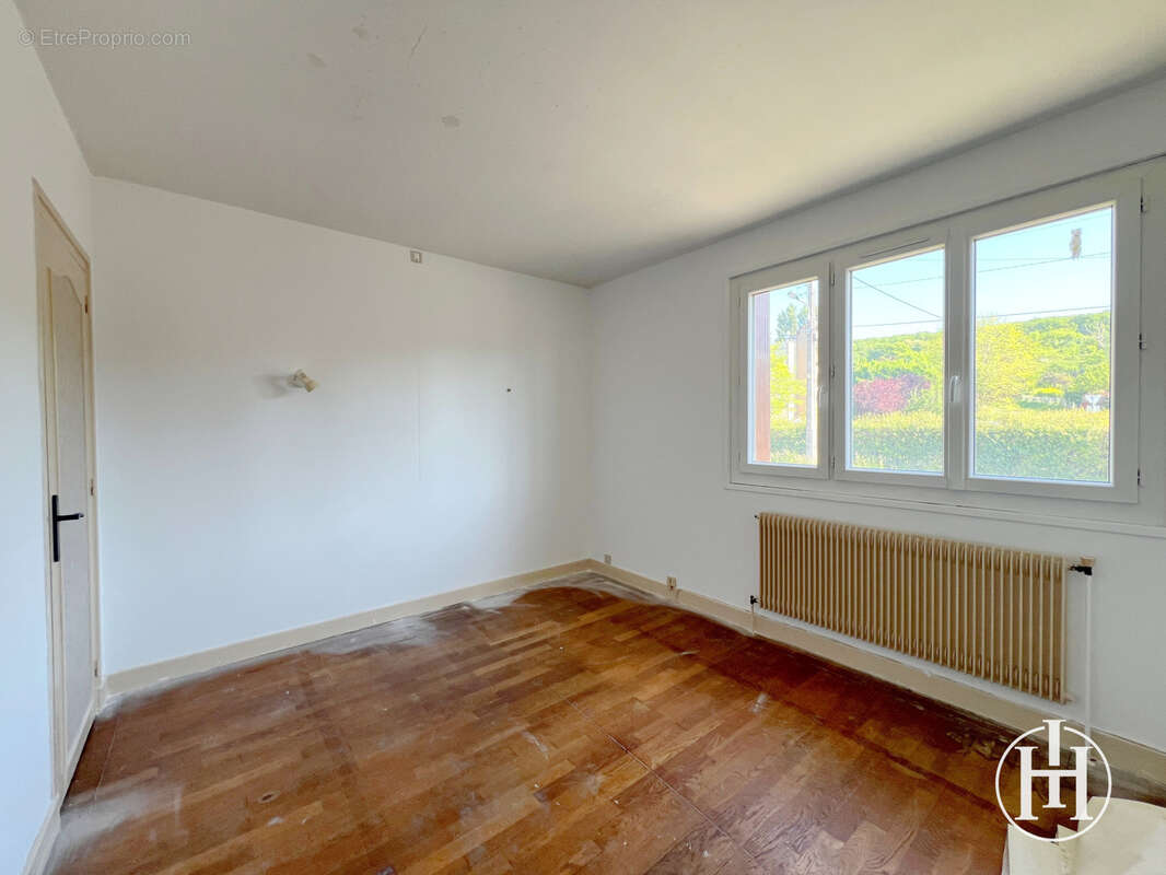 Maison à SAINT-AMAND-MONTROND