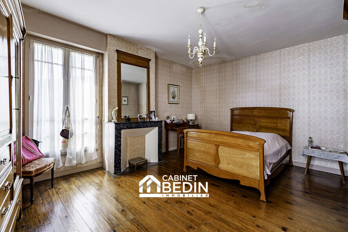 Maison 184 m² à Saint-Medard-De-Guizieres  - photo 6