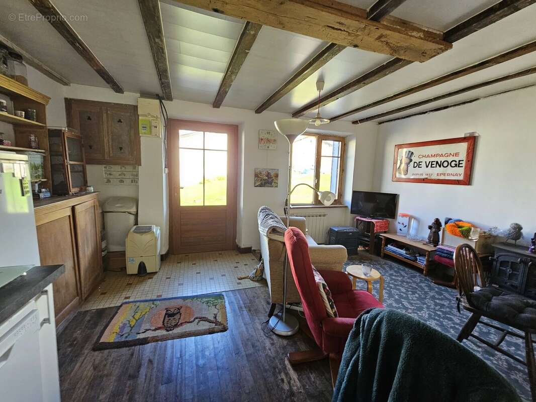 Maison à CHERVES-CHATELARS