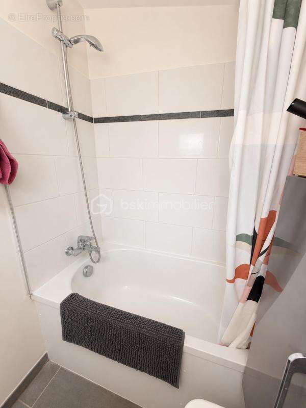 Maison de plain-pied 65 m² avec combles aménageables et terrasse, au calme en impasse — Tourny - photo 12