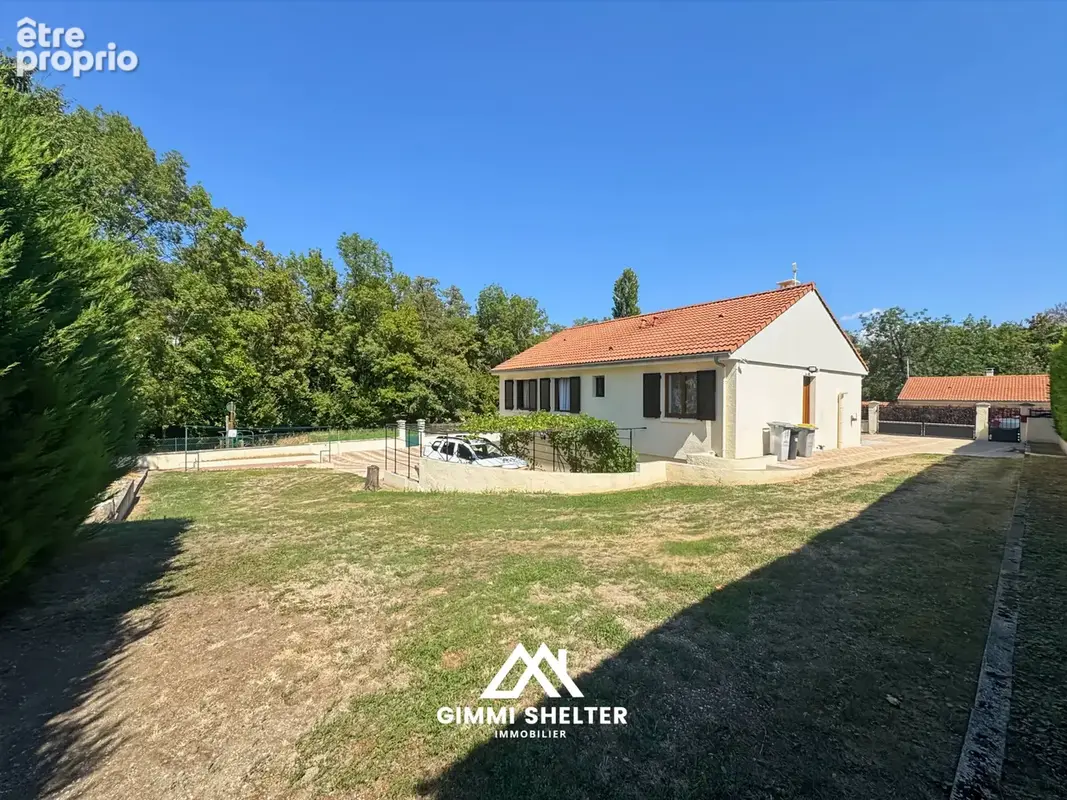 LE CENDRE   Maison 3 chambres avec sous-sol complet et superbe terrain de 729 m2 - photo 3