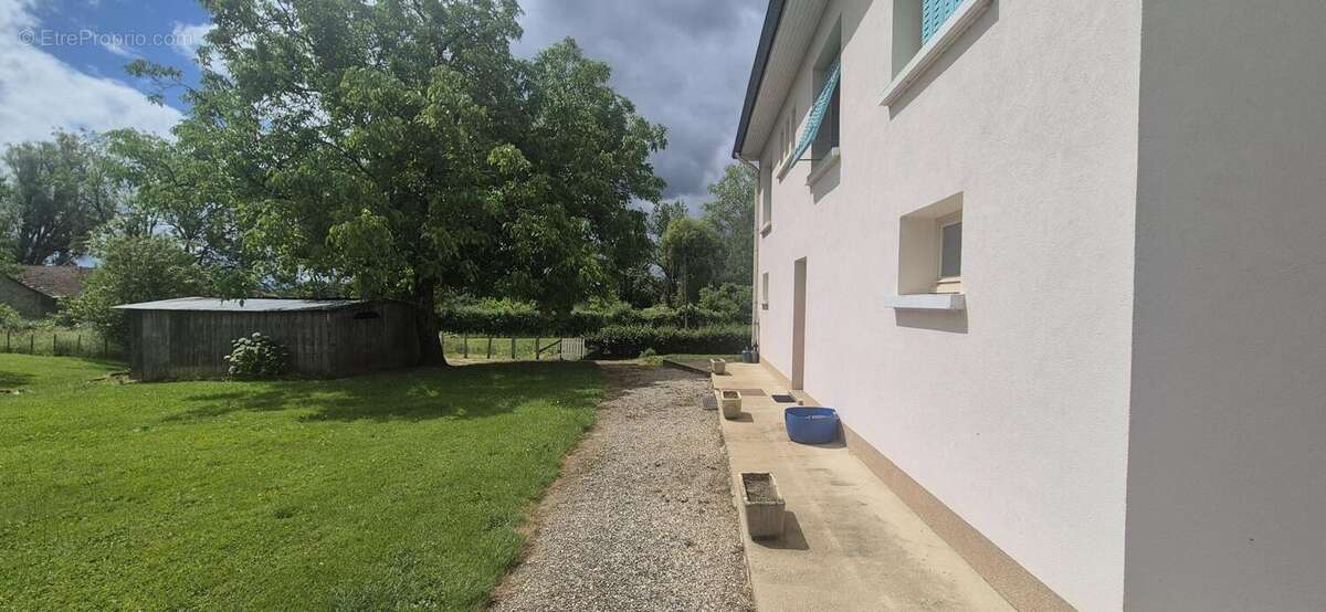 Maison 100 m² à Varennes-Saint-Sauveur  - photo 23