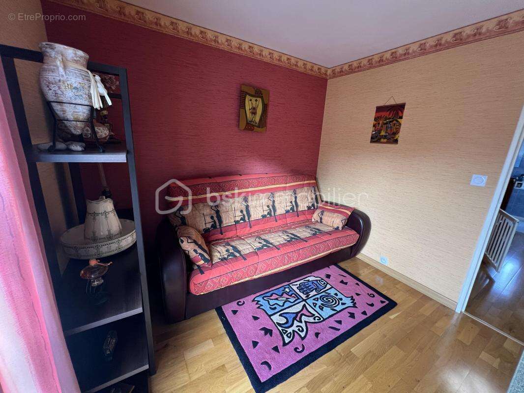 Maison à VOISINS-LE-BRETONNEUX