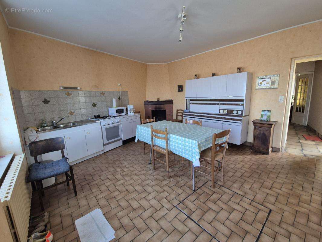 Maison à SAINT-AUBIN-DU-CORMIER