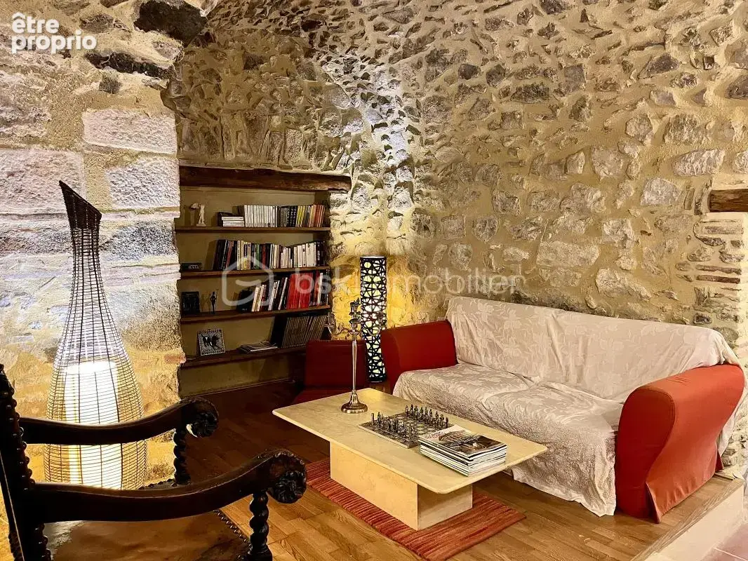 Appartement exceptionnel de 148 m² dans château médiéval du XIIème siècle - photo 13