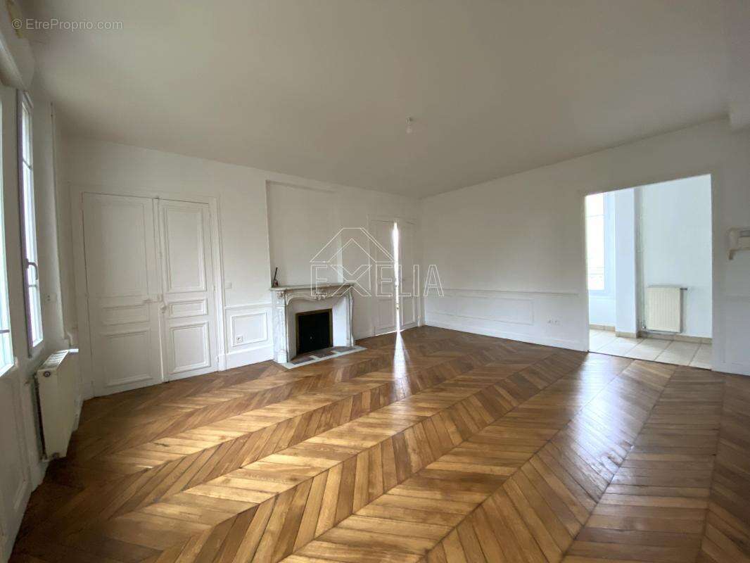 Appartement à ROSNY-SUR-SEINE