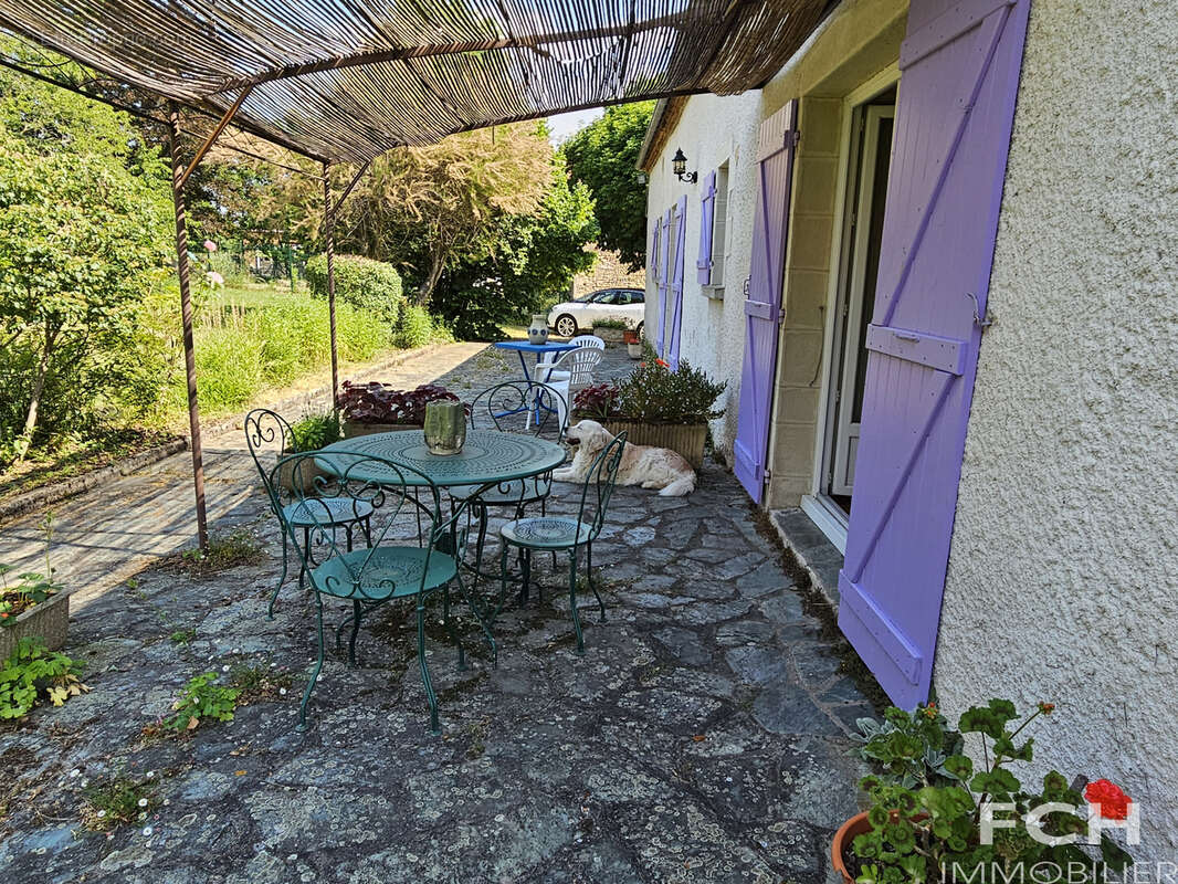 Maison à ESPINASSE-VOZELLE