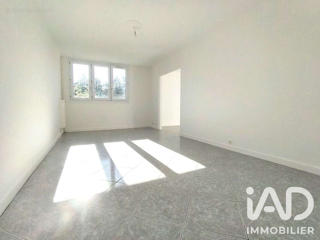 Photo 3 - Appartement à LES ULIS