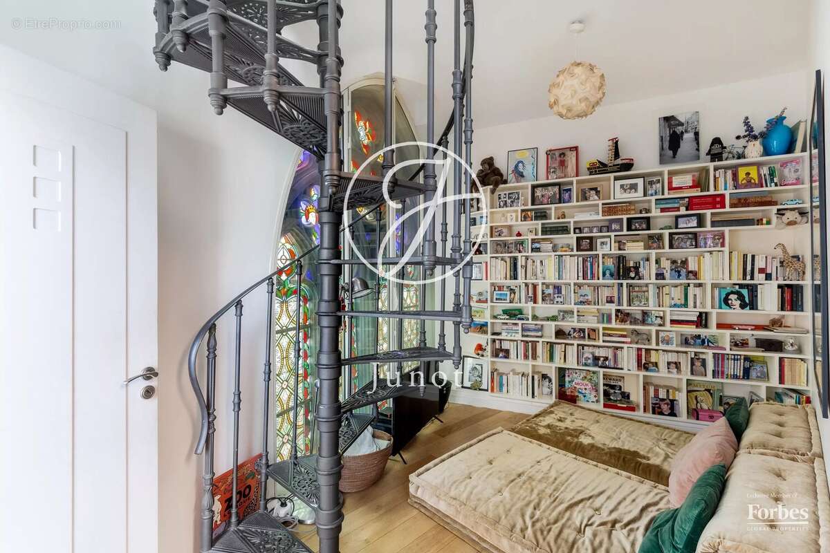 Appartement à PARIS-9E