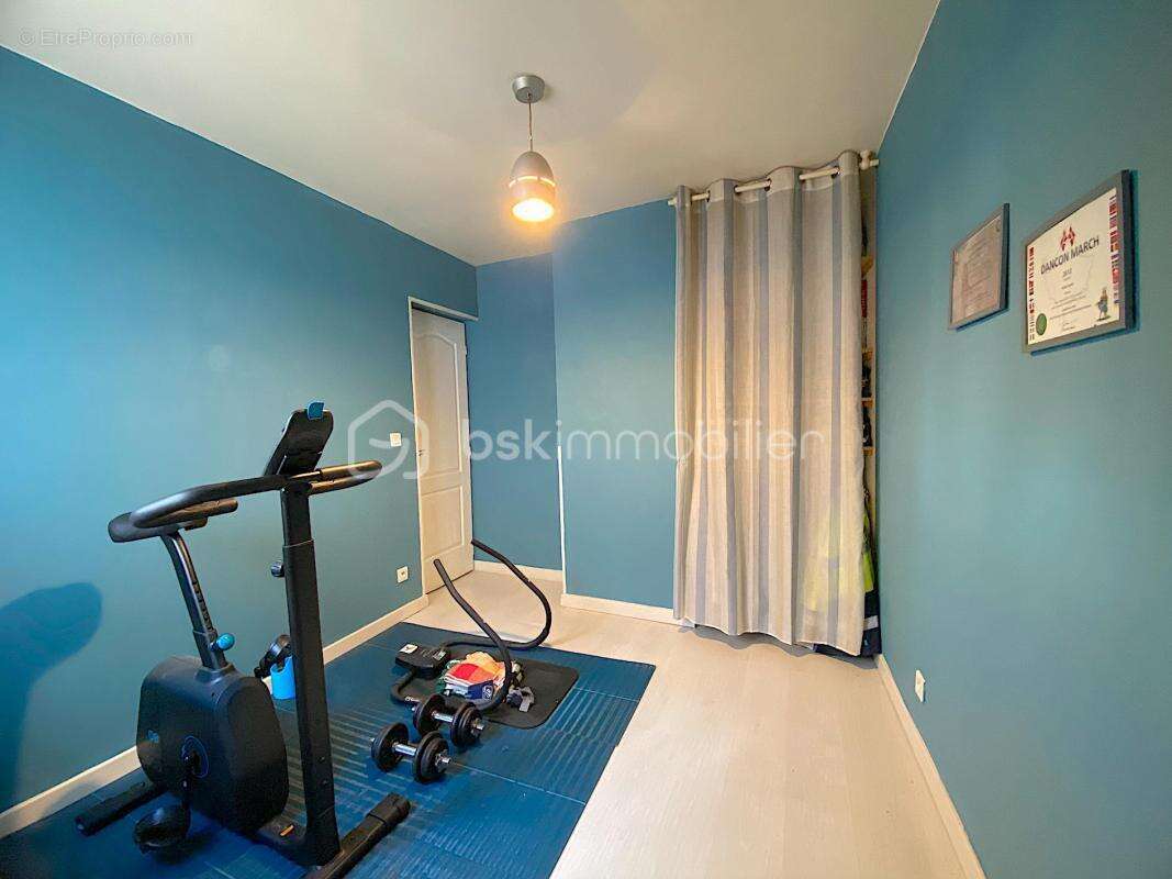 Jolie maison de plain-pied avec jardin et patio, située dans un quartier recherché de Bègles !!!! - photo 7
