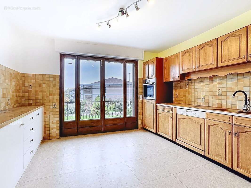 Maison à CHENS-SUR-LEMAN