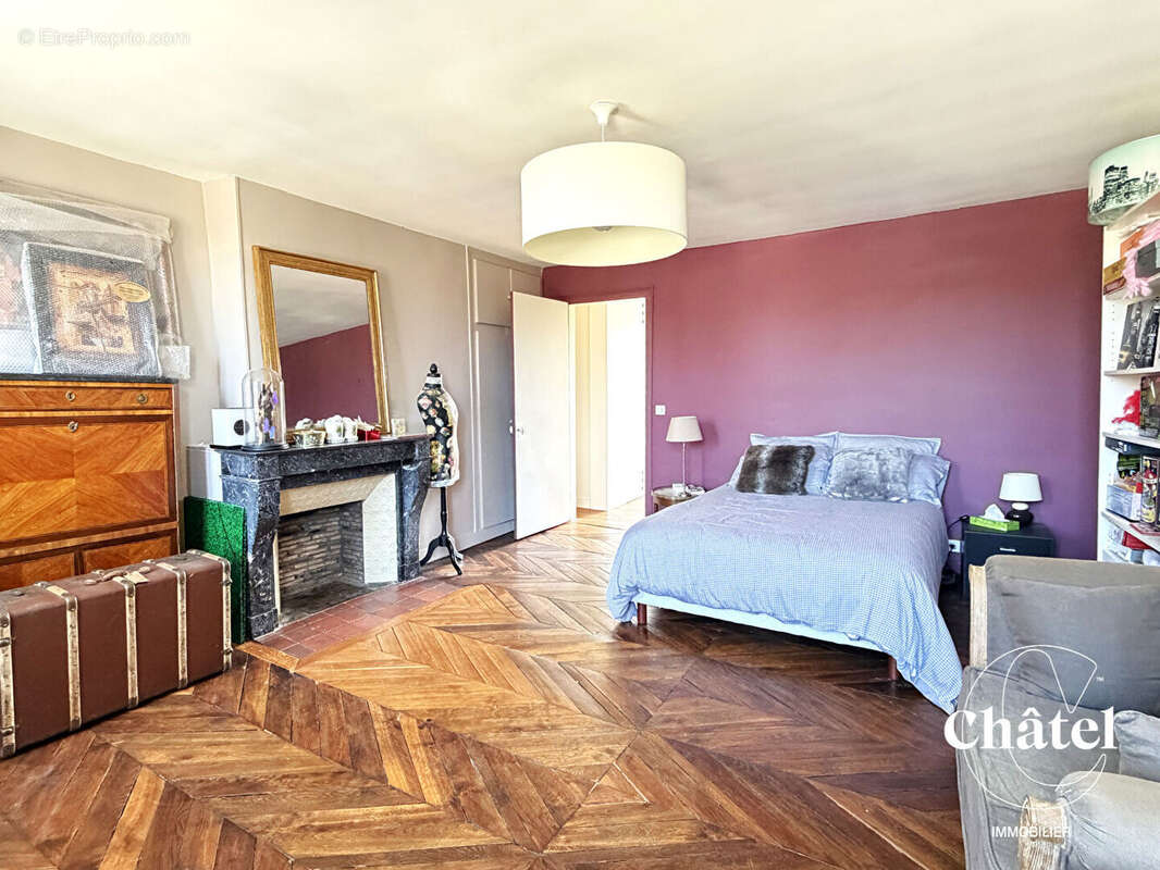 Maison à FLEURINES