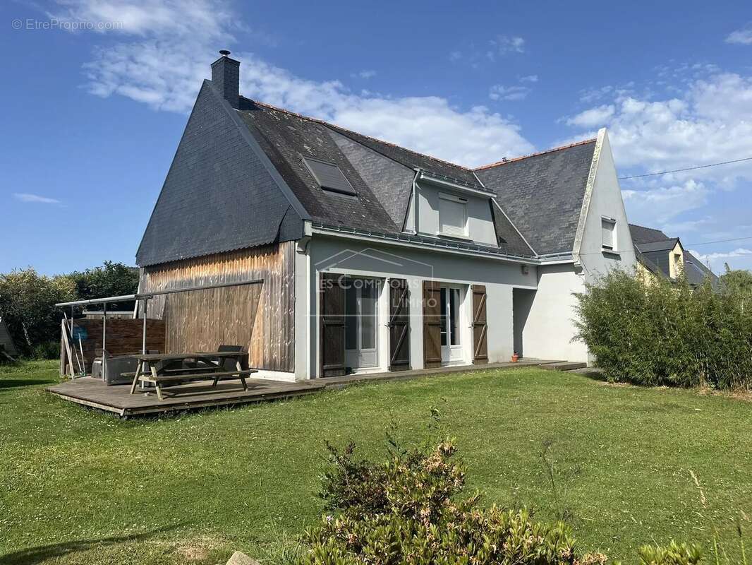 Maison à DONGES