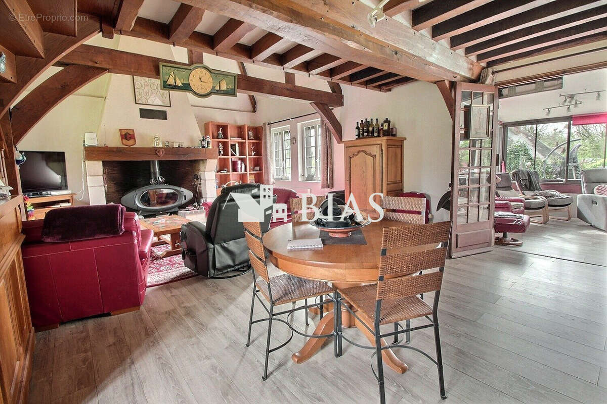 Maison à LE NEUBOURG