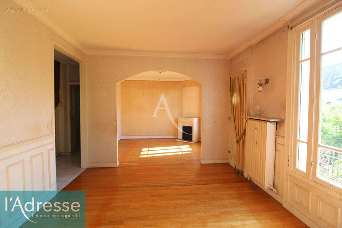 Maison à SAVIGNY-SUR-ORGE