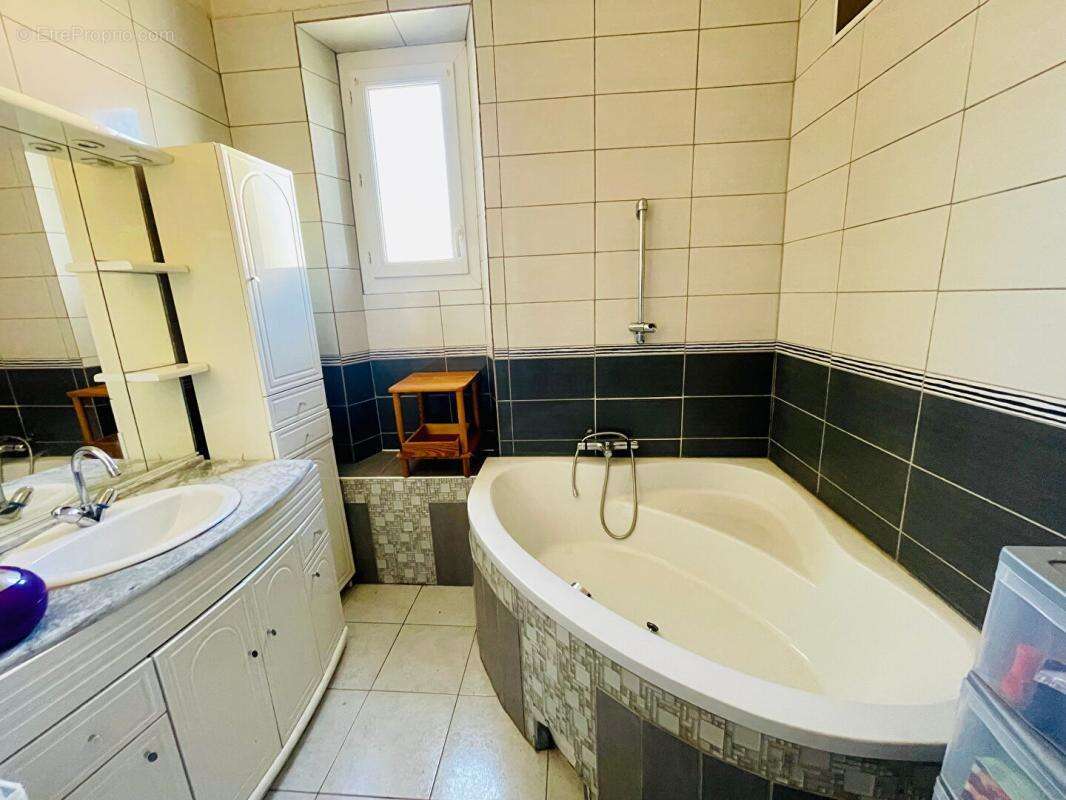 Maison à SAINT-AMBROIX