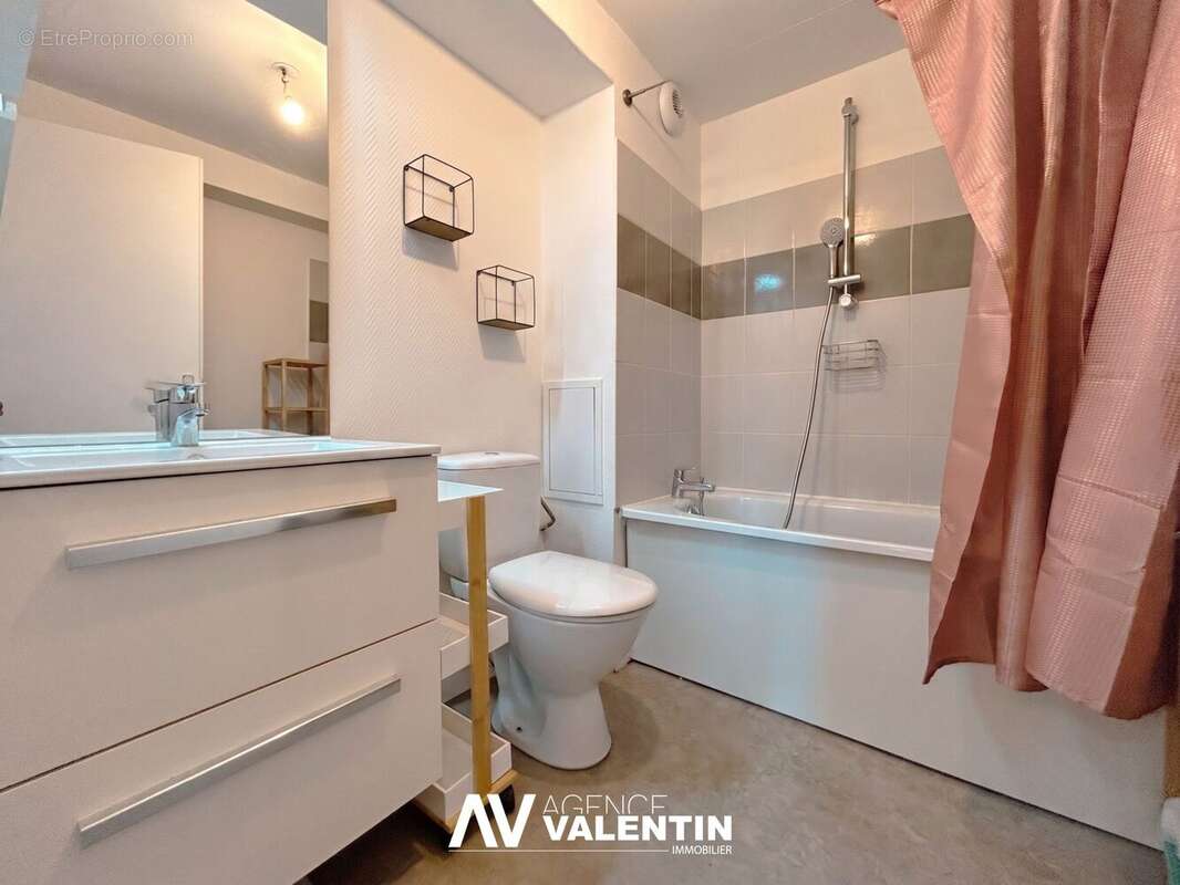 Appartement à ARS-SUR-MOSELLE