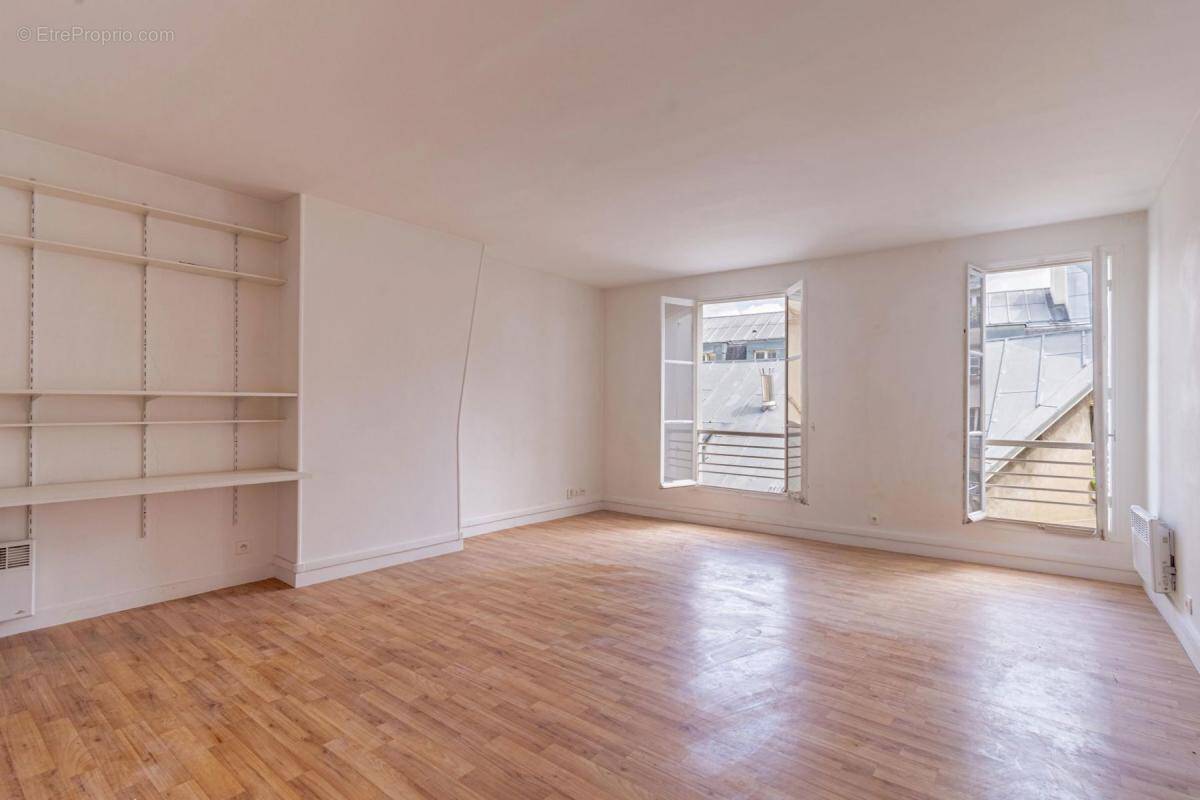 Appartement à PARIS-3E