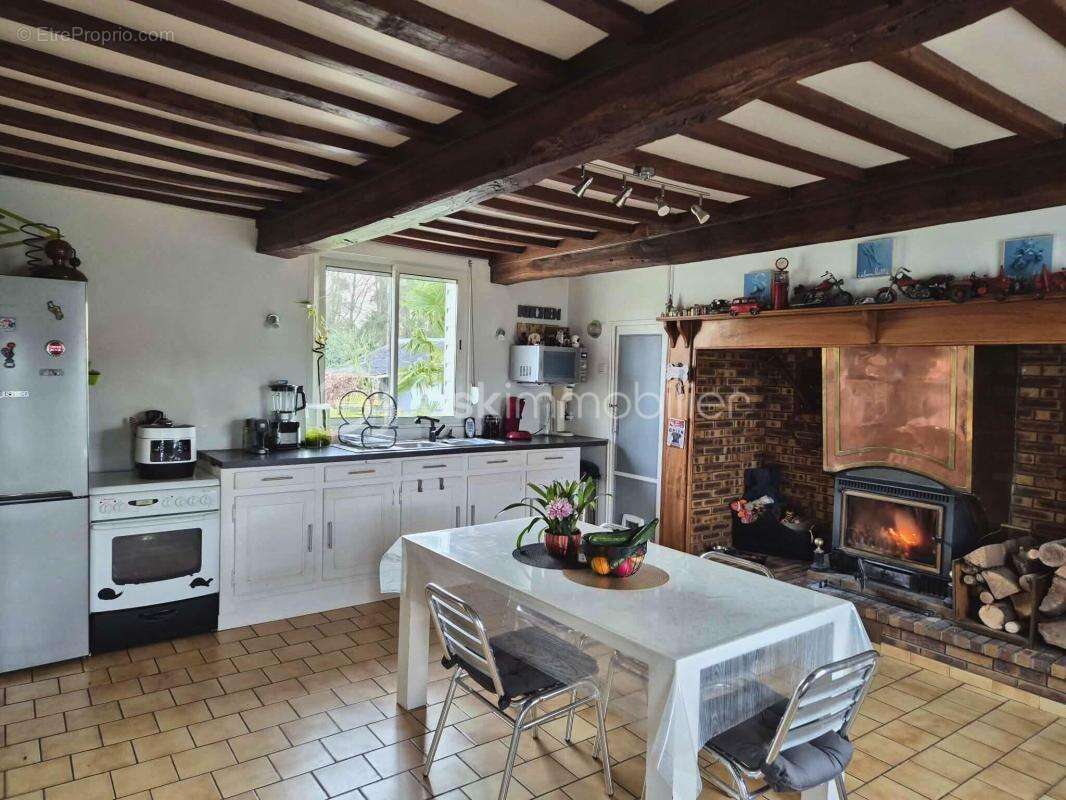 Longère rénovée clé en main – 170 m² – 4 100 m² de terrain – Citerne – Idéale grande famille / gîte / maison d’hôtes – 235 000 € - photo 4