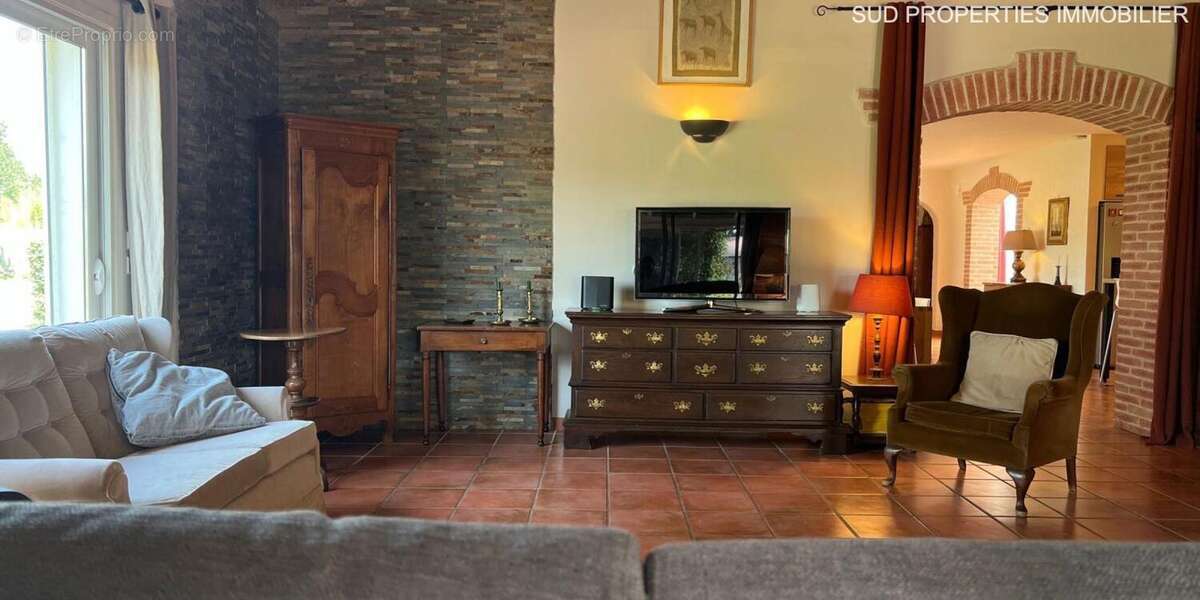 Maison à SAINT-ESTEVE