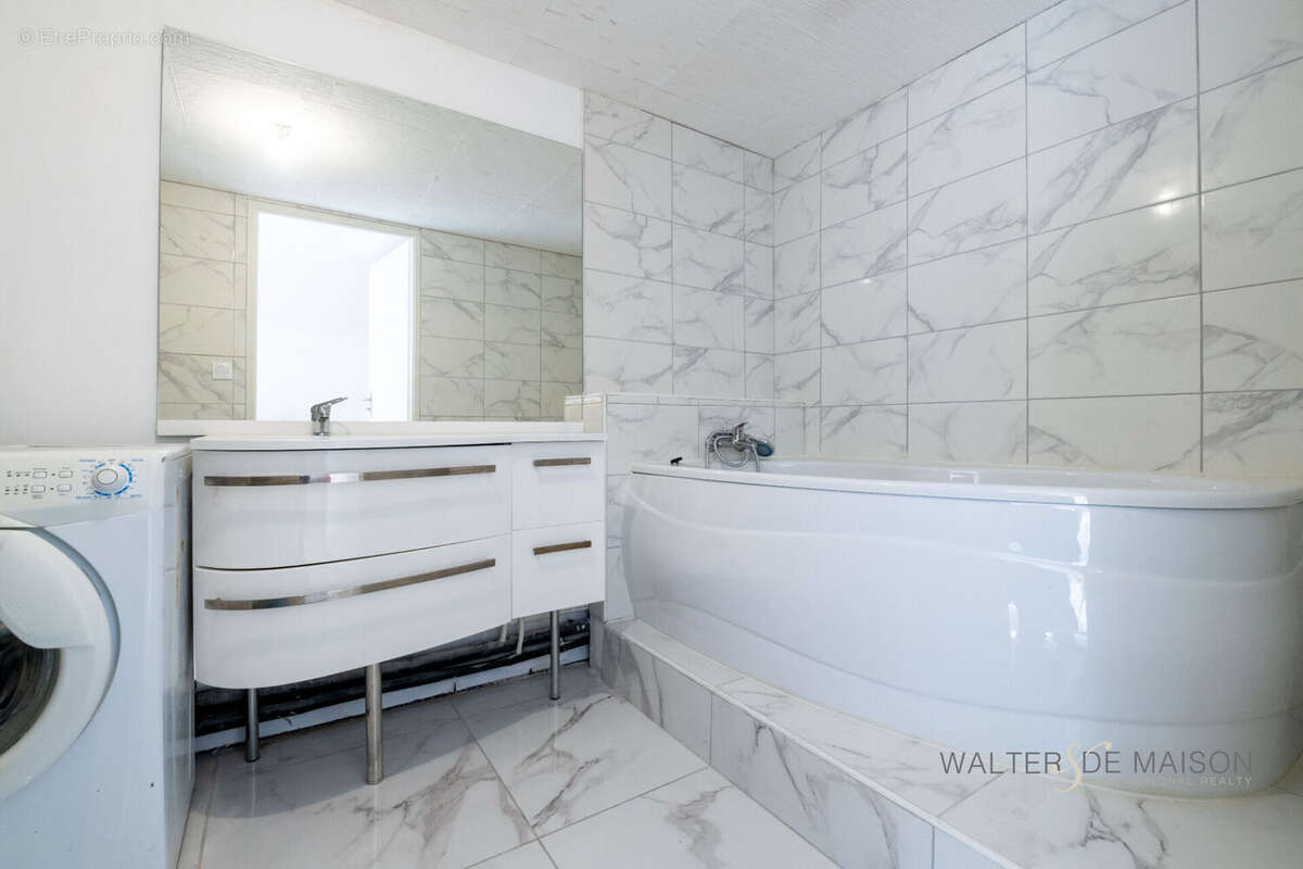 Maison à CARQUEIRANNE