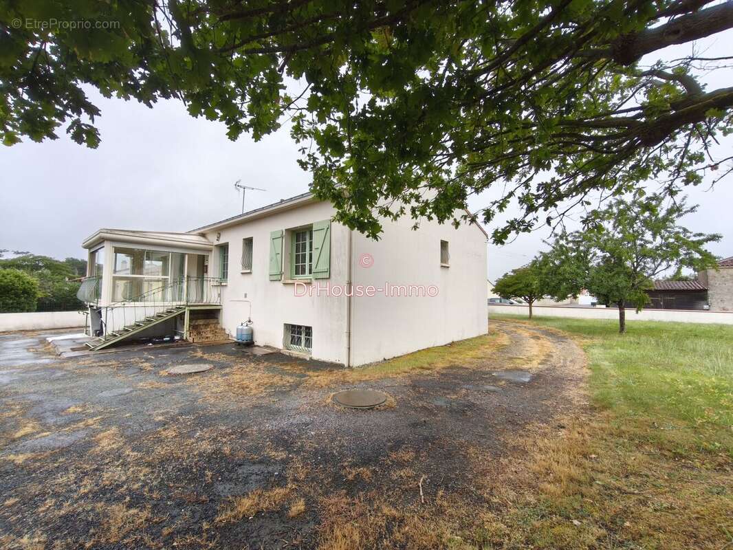 Maison 123 m² à Bournezeau  - photo 2