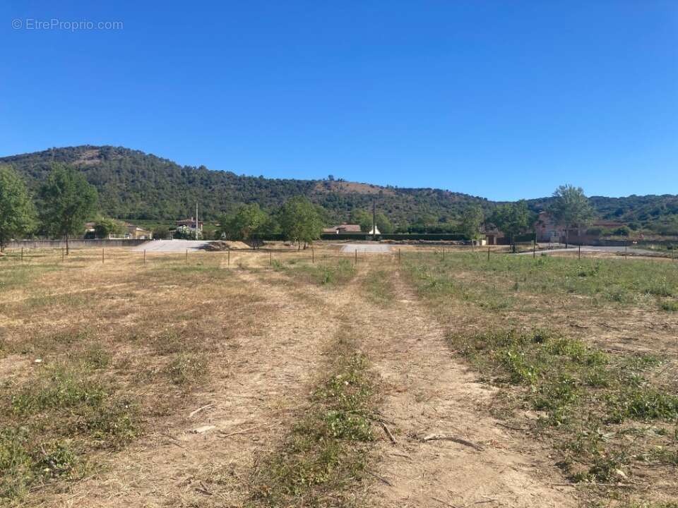 Terrain à VALLON-PONT-D&#039;ARC