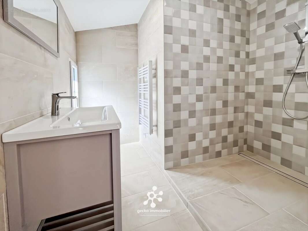 Maison à TOURRETTE-LEVENS