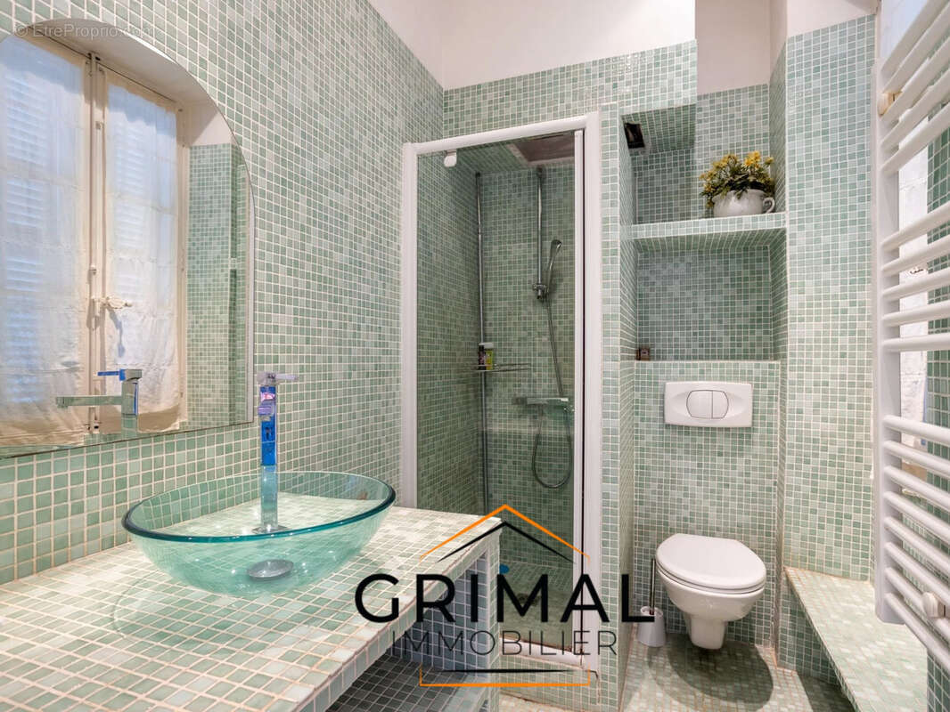 Appartement à MARSEILLE-1E