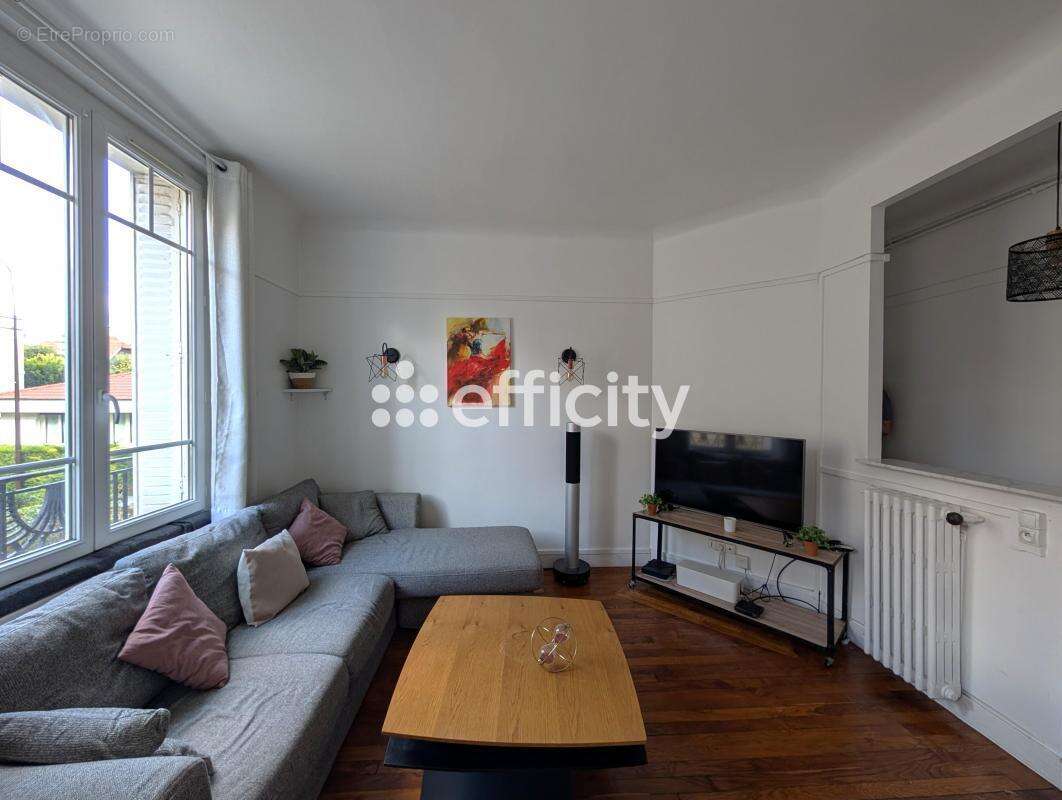 Appartement à ENGHIEN-LES-BAINS