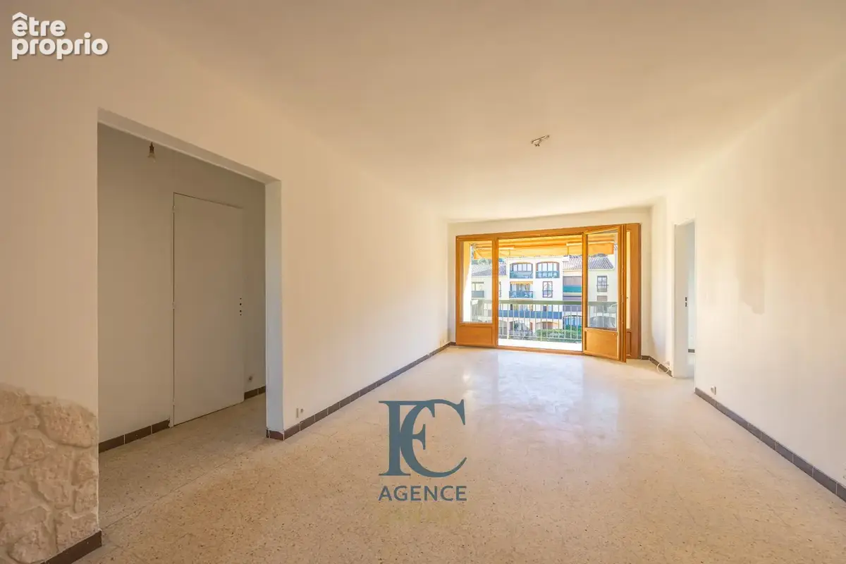 Appartement T4 de 78 m2 dernier étage au centre-ville - photo 2