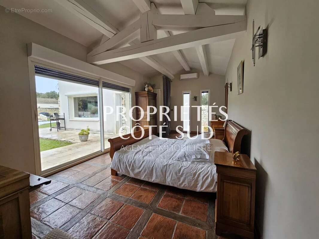 Maison à SAINT-LAURENT-DES-ARBRES