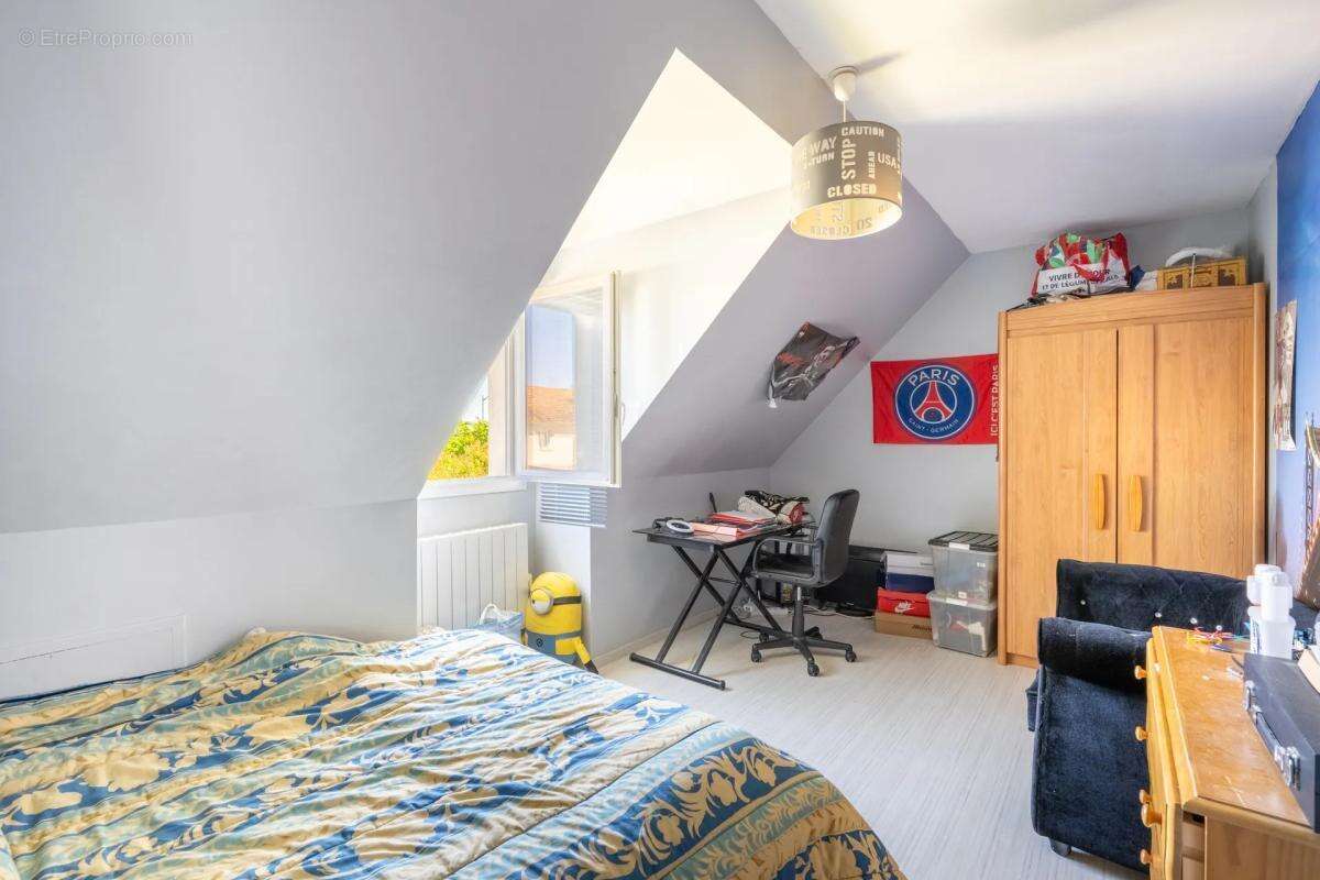 Maison à MEZIERES-SUR-SEINE