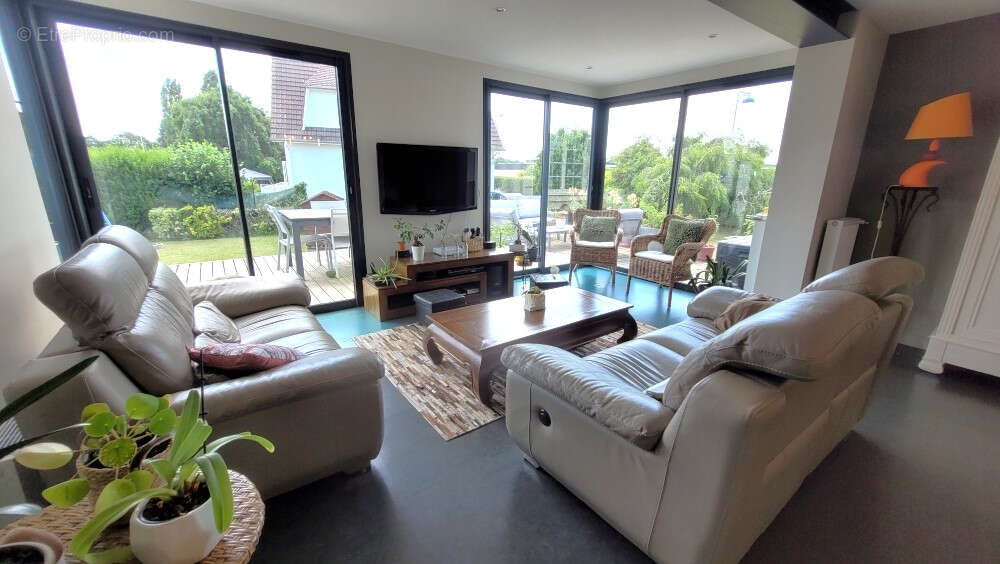 EXCLUSIVITE à CORMELLES LE ROYAL, maison de 7 pièces  165m² sur sous-sol terrain 1000m² - photo 3