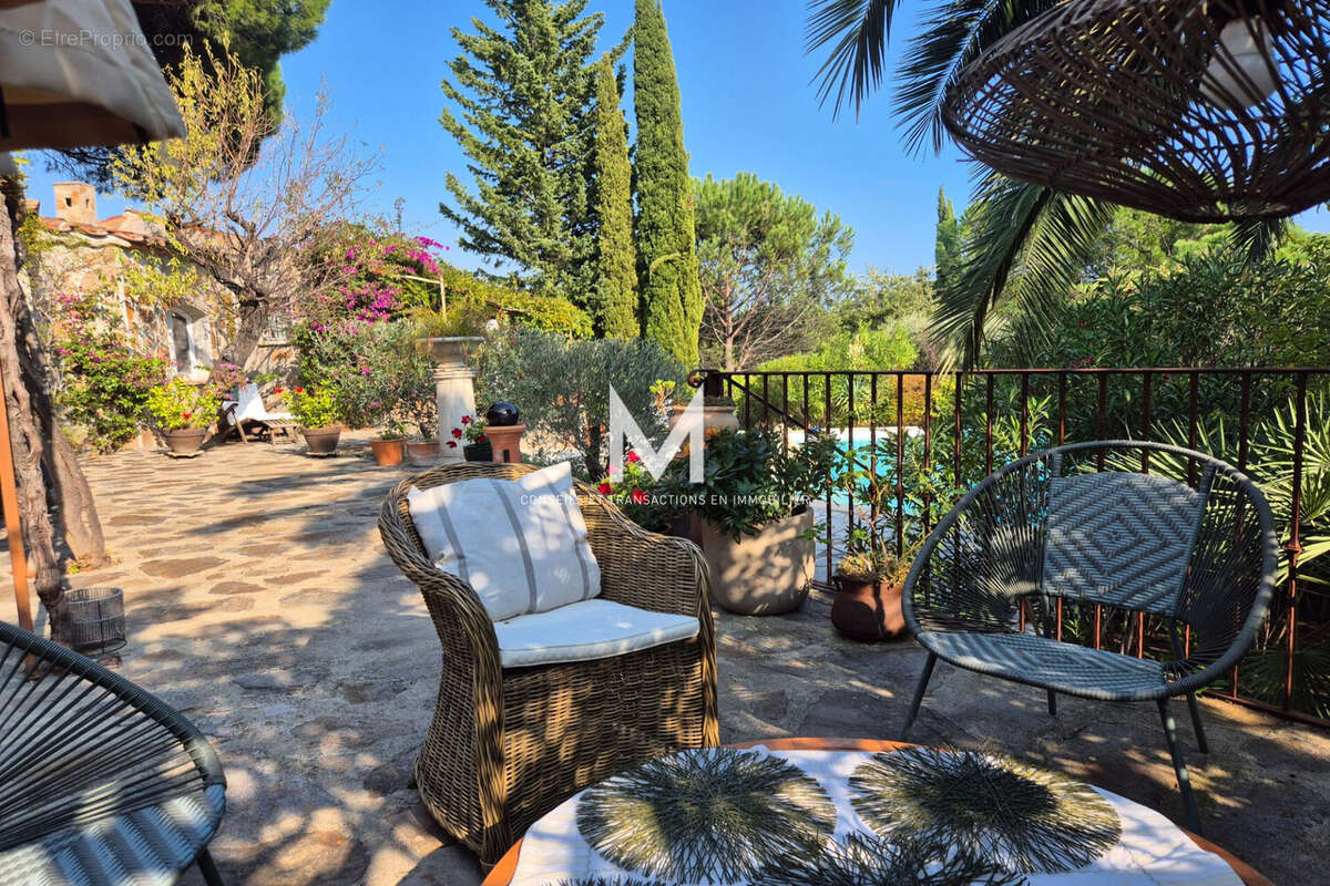 Maison à PLAN-DE-LA-TOUR