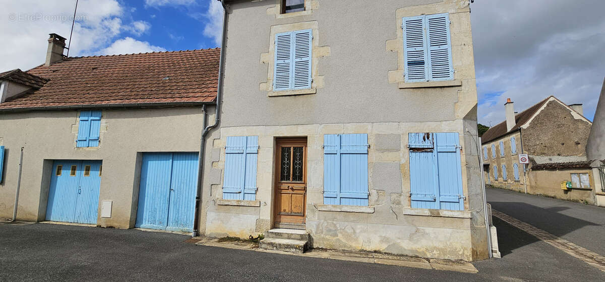 Maison à CORVOL-L'ORGUEILLEUX