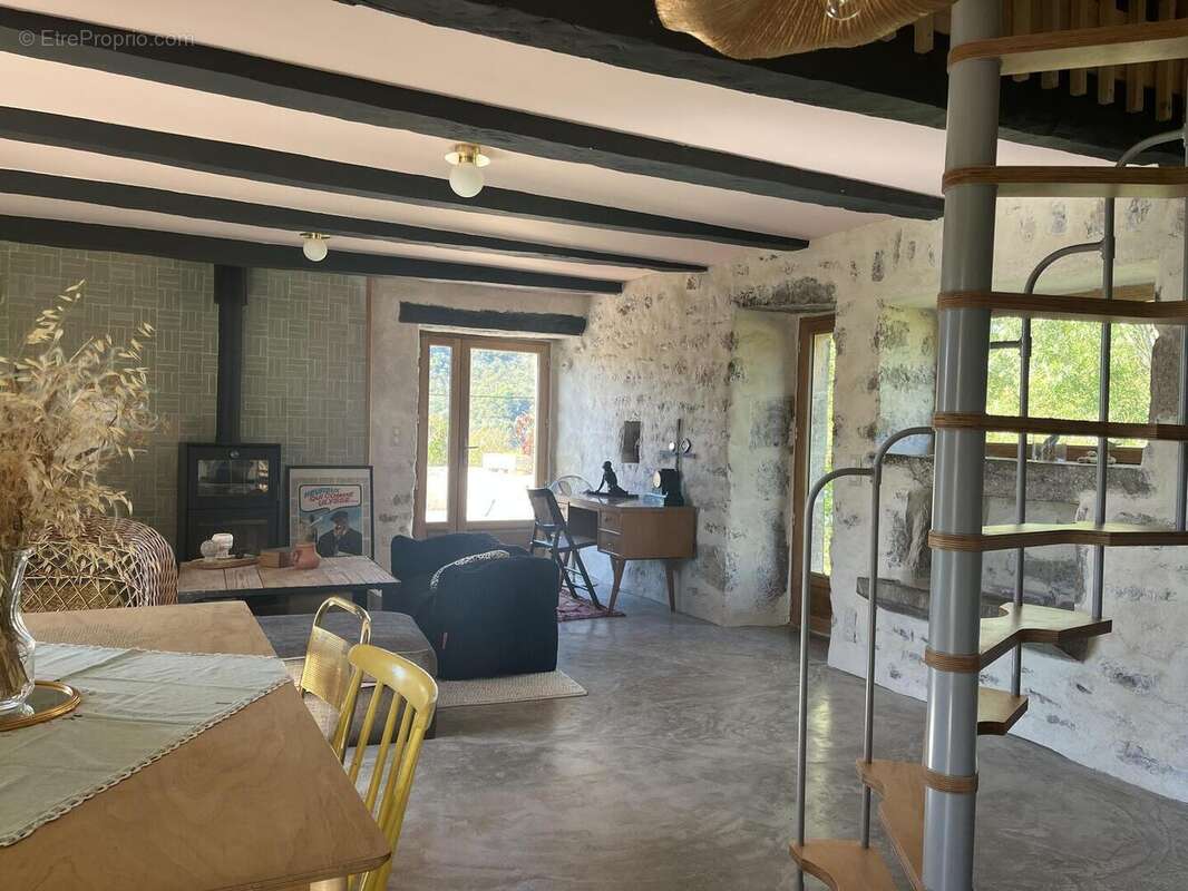 Pièce à vivre - Maison à CAJARC