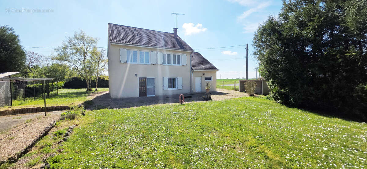 Maison à BEAUMONT-DU-GATINAIS