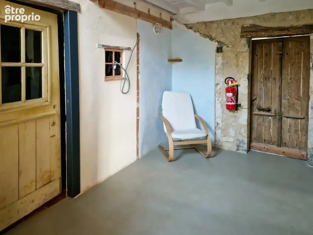 Belle maison de caractere en pierres avec 3,5ha et lac - photo 13