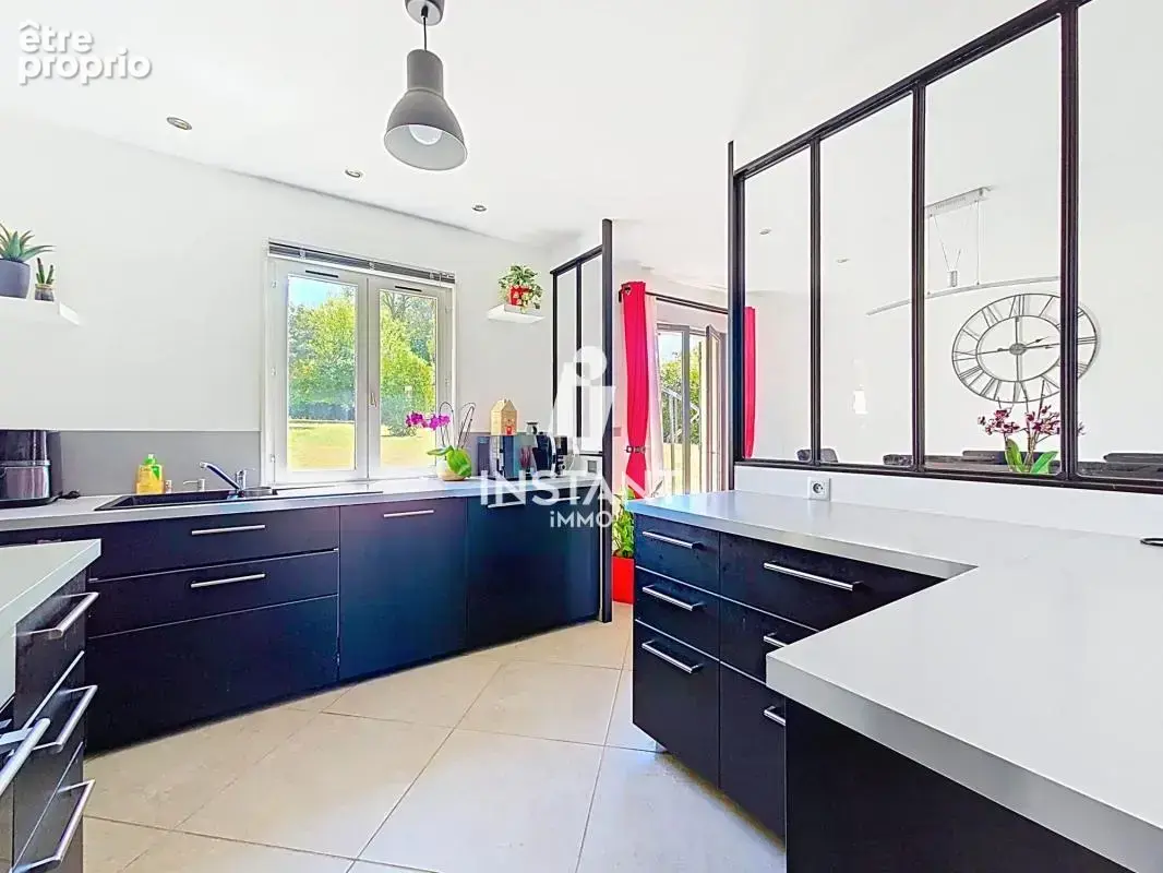 Maison familiale 125 m² - 4 chambres - terrain 1 771 m² - photo 6