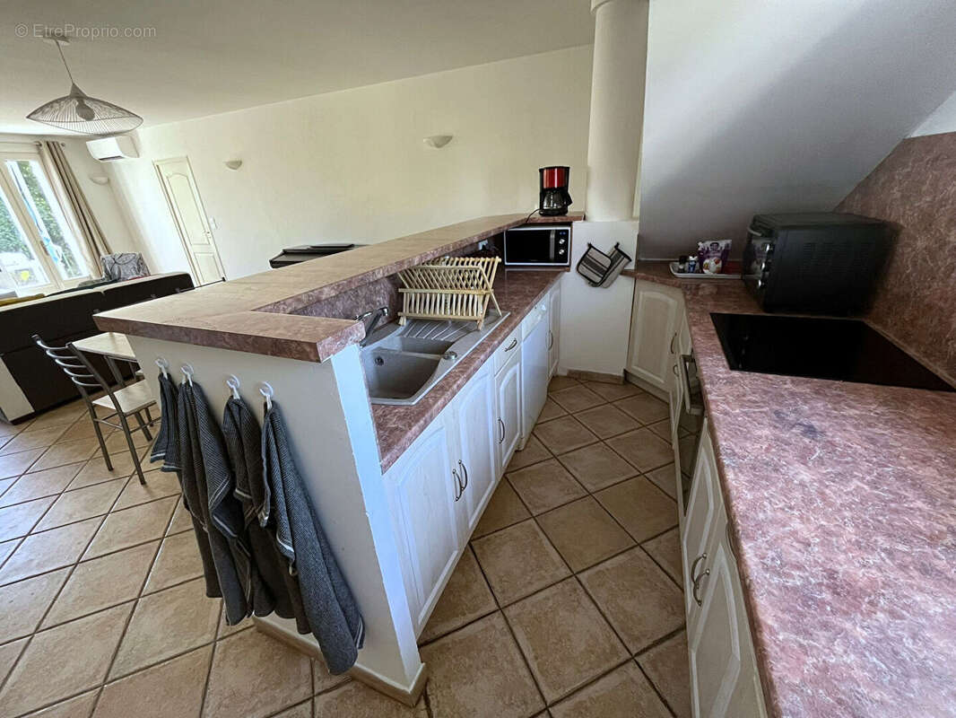 Maison à SAINT-CEZAIRE-SUR-SIAGNE